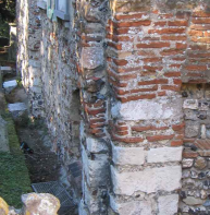 shallow buttresses at St Martin's church