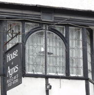 Arched transom – House of Agnes, St Dunstan's Street