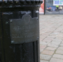 memorial label to Dean Farrar