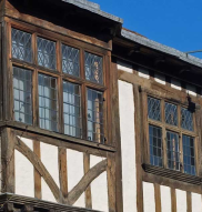 Tudor windows – Conquest House, Palace Street