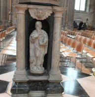 Evangelist symbol – Mark with a lion on the cathedral font