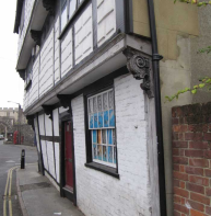 Double overhang – corner of Palace Street and King Street