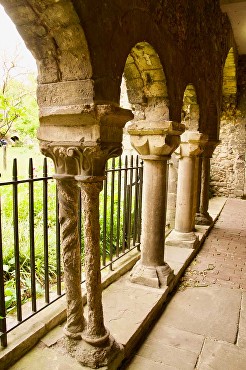 stones-infirmary-cloister